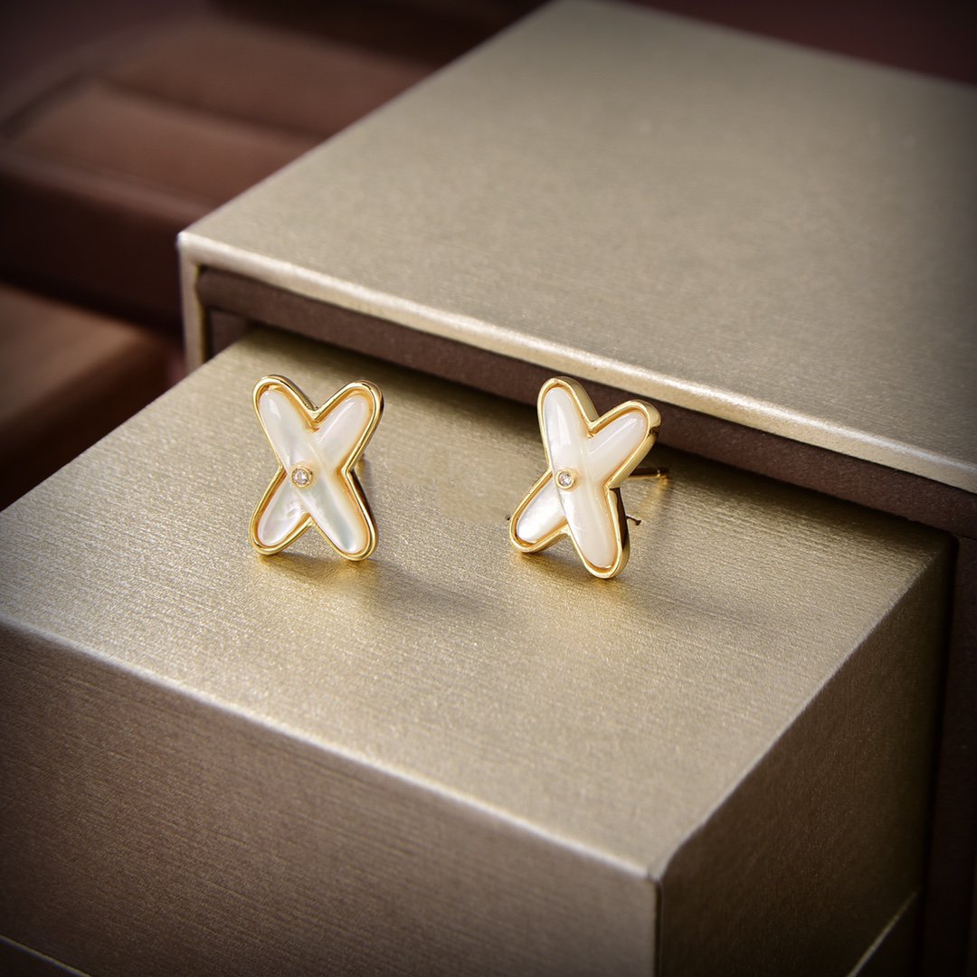 CHAUMET