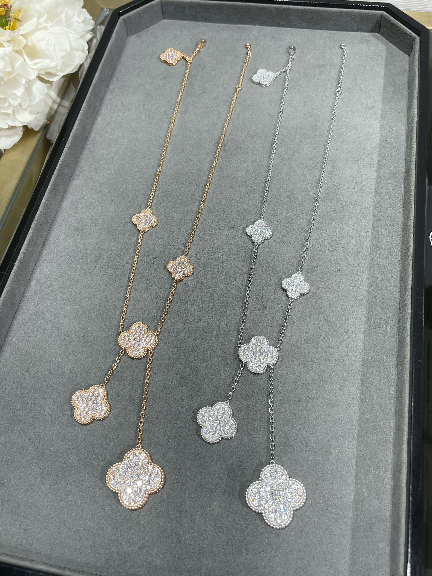 VCA CLOVER 6 MOTIF DIAMOND PAVED NECKLACE