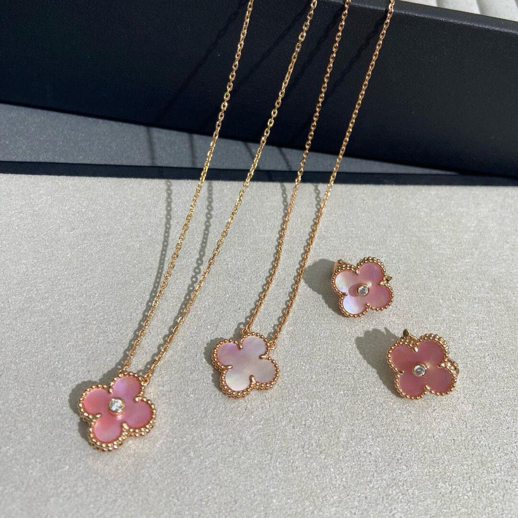 VCA CLOVER 15MM DIAMOND PINK MOP NECKLACE